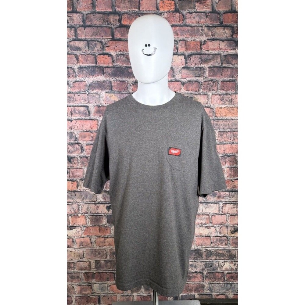 Milwaukee Men’s Logo Pocket Crew Neck Short Sleeve Solid Gray T-Shirt L